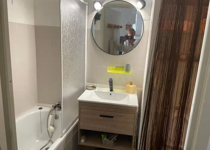 Moderne - Parking & Terrasse 拉格朗德默特